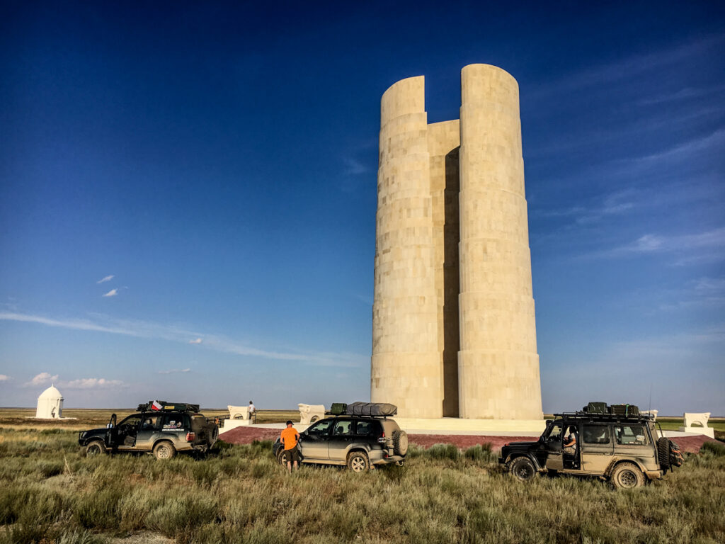 WYPRAWA JEDWABNYM SZLAKIEM BEZASFALTU 